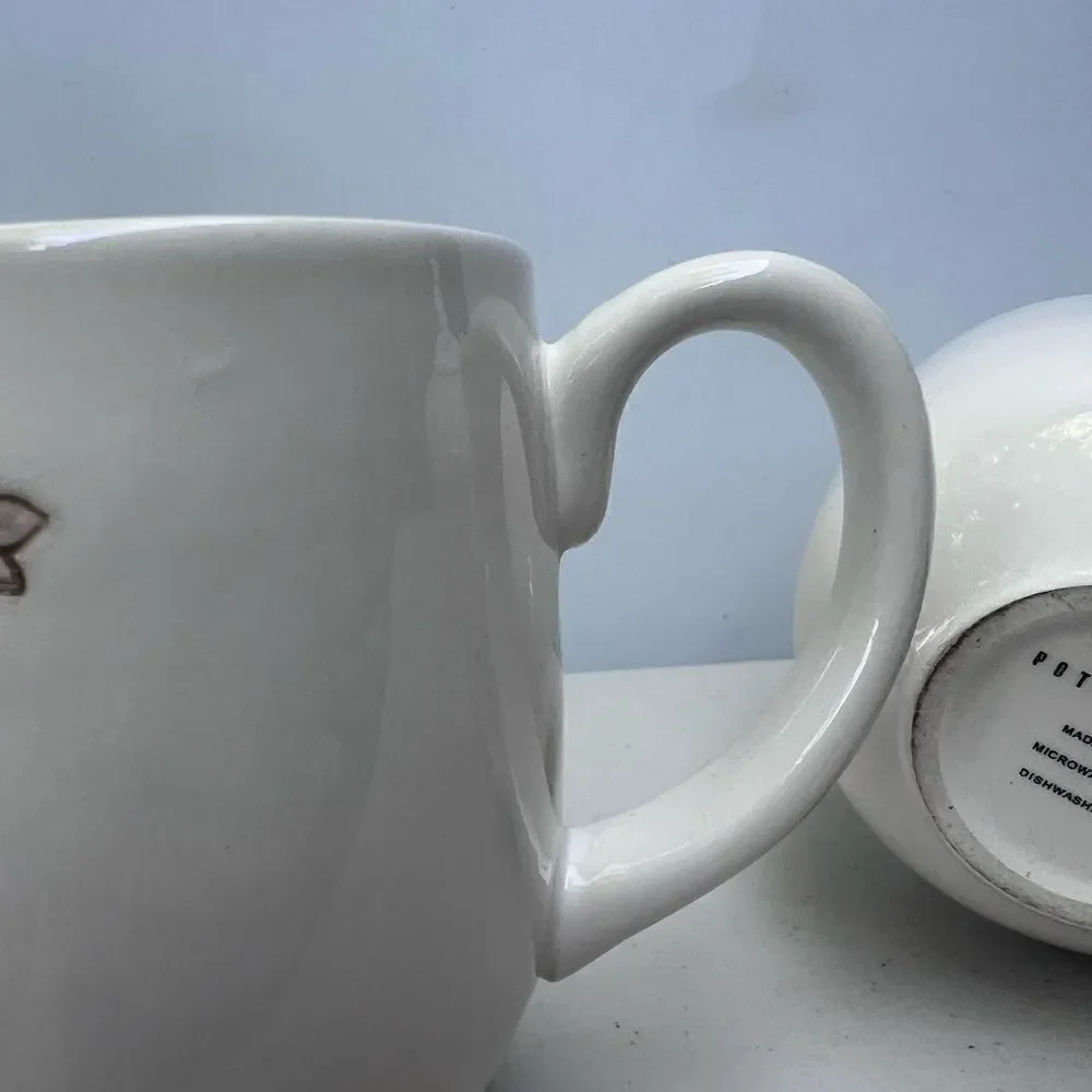 Vintage Pottery Barn BEE White China Tea Pot with mugs 8 oz